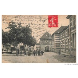 CAR-ADIP9-0639-38 - IZEAUX - la place et les écoles - vendue en etat
