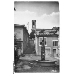 CAR-ACPP11-0793-38 - CHANAS - La fontaine et la montée de l'église