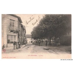 CAR-ADIP9-0557-38 - LES AVENIERES - la place