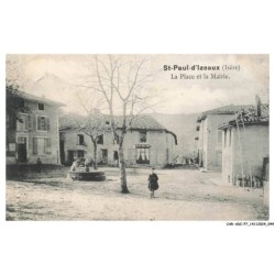 CAR-ADIP7-0424-38 - SAINT-PAUL-D'IZEAUX - la place et la mairie