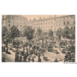 CAR-ADIP7-0406-38 - VIENNE - place de l'hotel de ville - fin de marché
