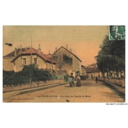 CAR-ADGP7-0418-38 - LA TOUR-DU-PIN - Un Coin du champ de Mars