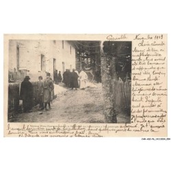 CAR-ADIP6-0355-38 - derniers peres chartreux entrant a l'hotellerie des dames pour y etre intérrogés