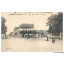 CAR-ADGP7-0410-38 - BOURGOIN-JALLIEU - Grande Rue - Place du chateau et entree