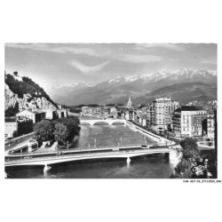 CAR-ADTP6-0316-38 - Les belles alpes françaises - GRENOBLE - Les ponts sur l'isère et la chaîne de belledonne