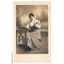 CAR-ADRP20-1093-MUSIQUE - femme musicienne - carte photo