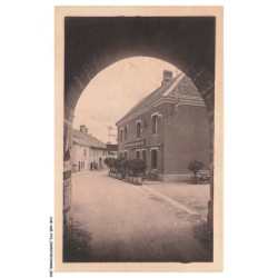 CAR-AGEP10-0652-39 - NOZEROY - Rue du faubourg et entrée principale