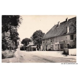 CAR-AGEP3-0135-39  - VILLIERS-FARLAY - Grande rue