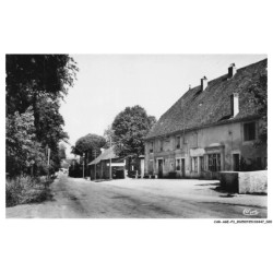 CAR-AGEP3-0134-39  - VILLIERS-FARLAY - Grande rue