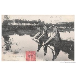 CAR-AFYP6-0341-40 - Au lavoir - Jeunes landaises
