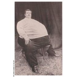 CAR-AFUP1-0013-39 - A-rémond - Le colosse jurassien - L'homme le plus gros du monde né a OFFLANGES - En 1882