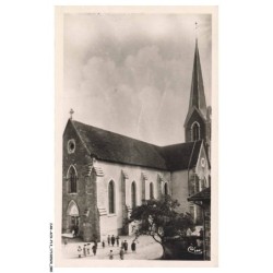 CAR-ACXP13-0737-39 - VOITEUR - L'église