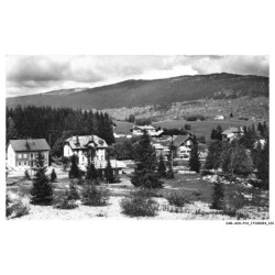 CAR-ACXP14-0809-39 - LES ROUSSES - Un coin des chalets - Au fond le noirmont