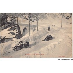 CAR-AACP5-39-0392 - MOREZ - Les Plaisirs d'hiver - Hommes sur des luges