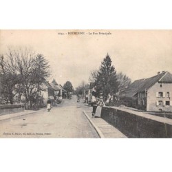90 .n°110524 . bourogne . la rue principale .