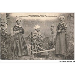 CAR-ABNP9-0806-50 - LA NORMANDIE - types et costumes - les trois amies au rouet - la chanson du rouet