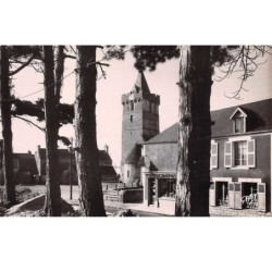 50 . n° 101586 . cpsm .9x14 cm .portbail .l eglise .