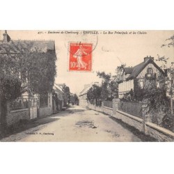 50-AM22108.Urville.N°431.Environs de Cherbourg.La rue Principale et les chalets