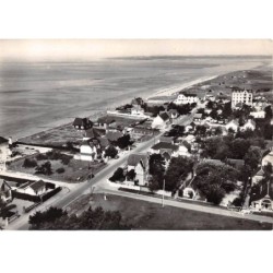 50 . n° kri11596 . hauteville sur mer . la plage vers le phare d'agon . n°5 . edition artaud . cpsm 10X15 cm . a