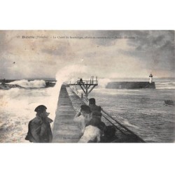 50-AM22105.Dielette.N°23.Canot de sauvetage allant au secours du "Dundee-Madeleine".Pli