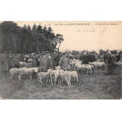 50 - BASSE NORMANDIE - SAN57042 - Une foire - Le Marché aux Moutons - Agriculture