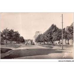CAR-AAJP4-50-0350 - QUETTEHOU - place Général de Gaulle