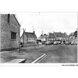CAR-AAJP4-50-0351 - RONCEY - la place et le presbytère