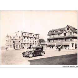 CAR-AANP1-50 CPSM-0013 - COUTAINVILLE - La place centrale - 15x10cm