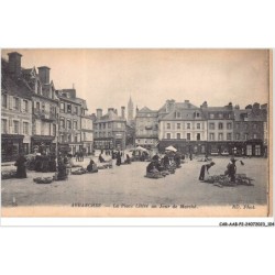 CAR-AABP2-50-0145 - AVRANCHES - la place littré un jour du marché
