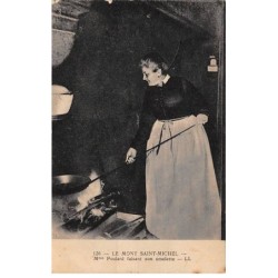 50 - LE MONT SAINT MICHEL - SAN30638 - Mme Poulard faisant son omelette