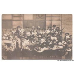 CAR-AFOP19-0875-50 - CHERBOURG - Femmes - Fleurs - Carte photo