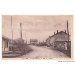 CAR-AGCP20-1068-51 - VILLE-SUR-TOURRE - Rue de voyeux