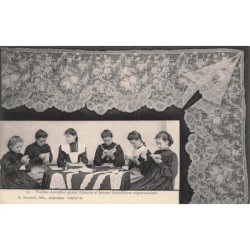 CAR-AFPP11-0557-61  - ARGENTAN - Vielles dentelles genre Alencon et Jeunes dentellières argentanaises