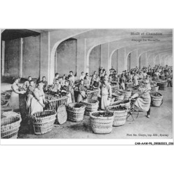 CAR-AAWP6-51-0426 - MOET ET CHANDON - rinçage des bouteilles