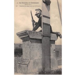 51-SAN59322-Les Emeutes en Champagne.Estafette en observation sur la Crayère