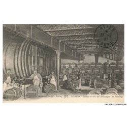 CAR-ACMP7-0508-51 - EPERNAY - Travail du vin de champagne - Le soutirage