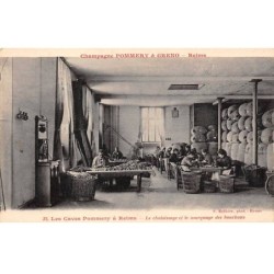 51-REIMS-SAN33234- Champagne Pommery & Greno - Le Choisissage et le marquage des bouchons - Vigne - Agriculture - Métier