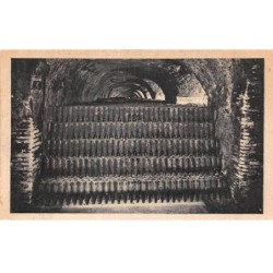51 - CHAMPAGNE - SAN38808 - Champagne Moët & Chandon - Une masse de 120 000 bouteilles
