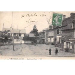 61. n°205787. la chapelle moche. la grande place