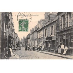 61 - n°74306 - TINCHEBRAY - La Grande Rue - Carte vendue en l'état