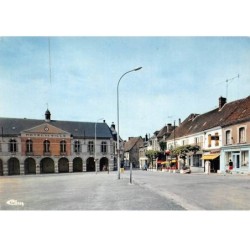 61 .n° kri11016. longny au perche . l'hotel de ville  . n°a ci  . edition combier .  sm 10X15 cm .