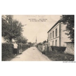CAR-ADEP1-0002-61 - LE THEIL - Les ecoles et la rue de l'église