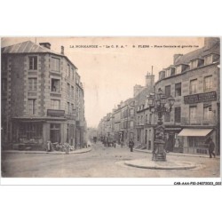CAR-AAAP10-61-0699 - FLERS - place centrale et grande rue - Commerces, Patisserie
