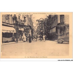 CAR-AAHP6-61-0499 - LA FERTE-MACE - les décorations dans la rue d'hautvie - Concours de Gymnastique
