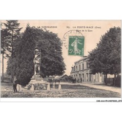 CAR-AAAP9-61-0645 - LA-FERTE-MACE - place de la gare