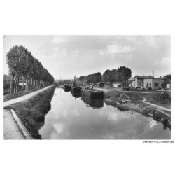 CAR-ADTP13-0638-51 - VITRY-LE-FRANCOIS - Le port de la jonction
