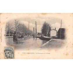 51 - VITRY LE FRANCOIS - SAN52880 - Le Pont Levis sur le Canal - Péniche