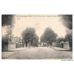 CAR-ACQP7-0456-51 - AY-CHAMPAGNE - Le pont victor-hugo et l'avenur de la gare