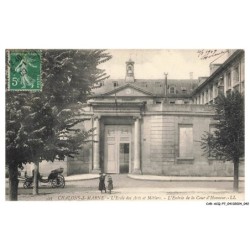 CAR-ACQP7-0419-51 - CHALONS-SUR-MARNE - L'école des arts et métiers - L'entrée de la cour d'honneur