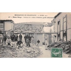 51 - AY-CHAMPAGNE - SAN27965 - Révolution - Avril 1911 - Intérieur de la Maison Bissinger gardée militairement - Grève